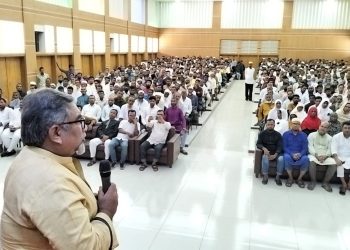 ভোগ নয়, ত্যাগ ও জনসেবার মানসিকতা নিয়ে রাজনীতি করতে হবে: বিএনপি নেতা এমরান সালেহ প্রিন্স