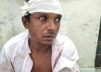 হালুয়াঘাটে আইনজীবীর সহকারীকে প্রকাশ্যে কুপিয়ে হত্যার চেষ্টা