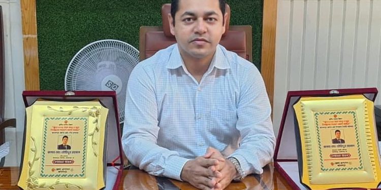 জন্ম-মৃতু নিবন্ধনে বিভাগ সেরা: শ্রেষ্ঠ ইউএনও ও পৌর প্রশাসক তৌহিদুর রহমান