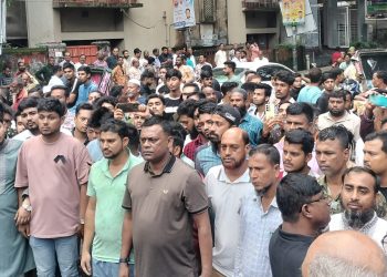 জুলাই-আগষ্ট গণঅভ্যুত্থান স্মরণে বিএনপির কালো ব্যাজ ও মৌন মিছিল
