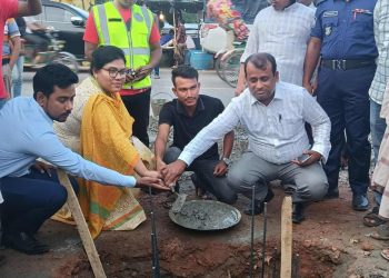 ফুলপুরে কোটা সংস্কার আন্দোলনের প্রথম শহীদ সাইফুল ইসলামের স্মরণে স্মৃতিফলকের নির্মাণ কাজ উদ্বোধন