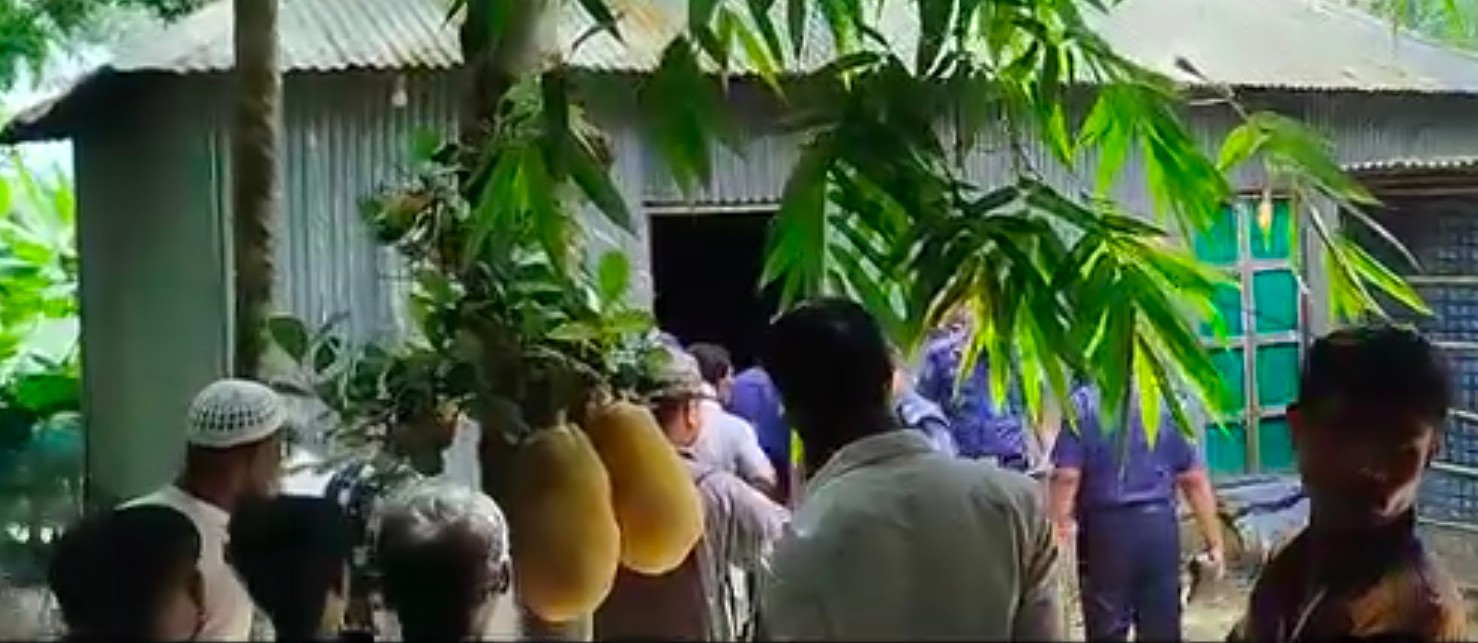 তারাকান্দায় সেফটি ট্যাংক থেকে অজ্ঞাত নারীর অর্ধগলিত মরদেহ উদ্ধার