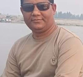 নর্দমার কিটকে সোনার খাঁচায় রাখলেও সে ফিরে যায় দুর্গন্ধেই