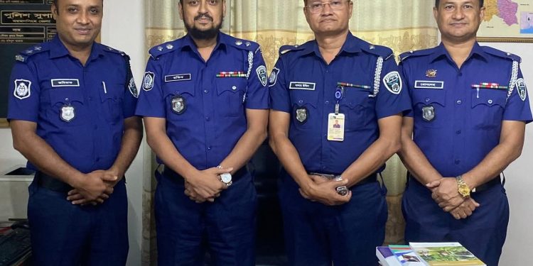 চাঞ্চল্যকর তিন হত্যা মামলার রহস্য উদঘাটন, পিবিআই ময়মনসিংহের তিন কর্মকর্তা পুরস্কৃত