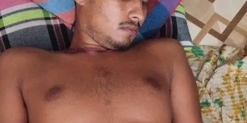 ছেলের নাড়িভুঁড়ি বের হয়ে গেছে, থানায় দাঁড়িয়ে কাঁদছেন বাবা, আসামিরা এখনও ধরা-ছোয়ার বাইরে