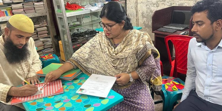 ফুলপুরে ভূমিসেবা সহায়তা কেন্দ্রসহ বিভিন্ন উন্নয়নমূলক প্রকল্প পরিদর্শন