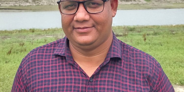 গণতন্ত্রের গলায় ছুরি: বাংলাদেশে সাংবাদিকতা এখন রক্তাক্ত পথচলা