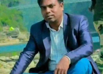বিকেলে ফেসবুক লাইভে চাঁদাবাজির প্রতিবাদ, রাতেই সাংবাদিককে গলা কেটে হত্যা