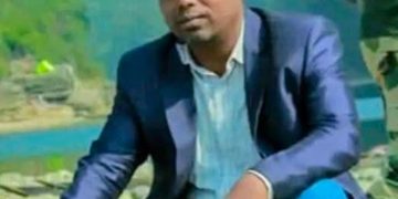 বিকেলে ফেসবুক লাইভে চাঁদাবাজির প্রতিবাদ, রাতেই সাংবাদিককে গলা কেটে হত্যা