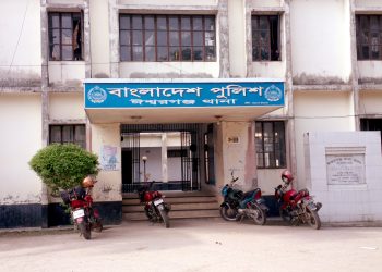 লকডাউন কর্মসূচি ঘিরে ঈশ্বরগঞ্জে পুলিশের অভিযান, আটক পাঁচ নেতা-কর্মী