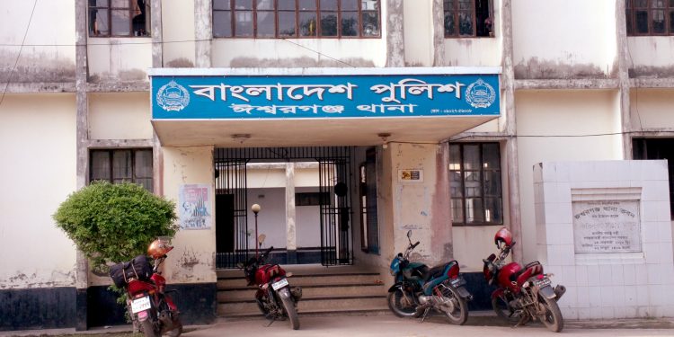 লকডাউন কর্মসূচি ঘিরে ঈশ্বরগঞ্জে পুলিশের অভিযান, আটক পাঁচ নেতা-কর্মী