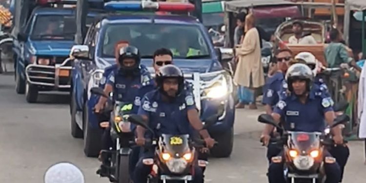 ১৩ নভেম্বর ঘিরে বিশেষ নির্দেশনায় ফুলপুরে পুলিশের টহল