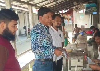 গৌরীপুরে মনোনয়ন না পেয়েও মাঠ ছাড়েনি বাবুল