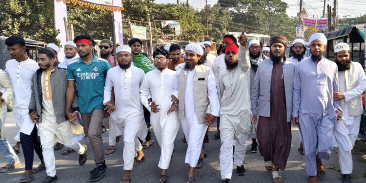 হাদি হত্যাকাণ্ডের বিচার দাবিতে ঈশ্বরগঞ্জে ছাত্র-জনতার বিক্ষোভ