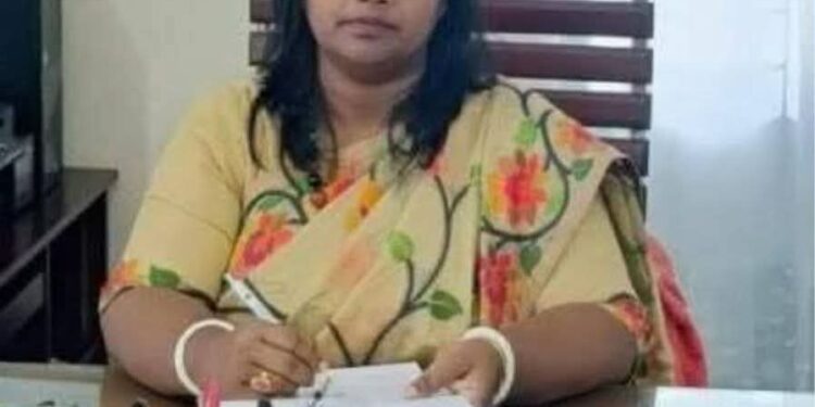 নৈতিকতার অনন্য প্রতীক, সৎ ও নির্ভীক নেতৃত্ব — কুড়িগ্রামের জেলা প্রশাসক অন্নপূর্ণা দেবনাথ