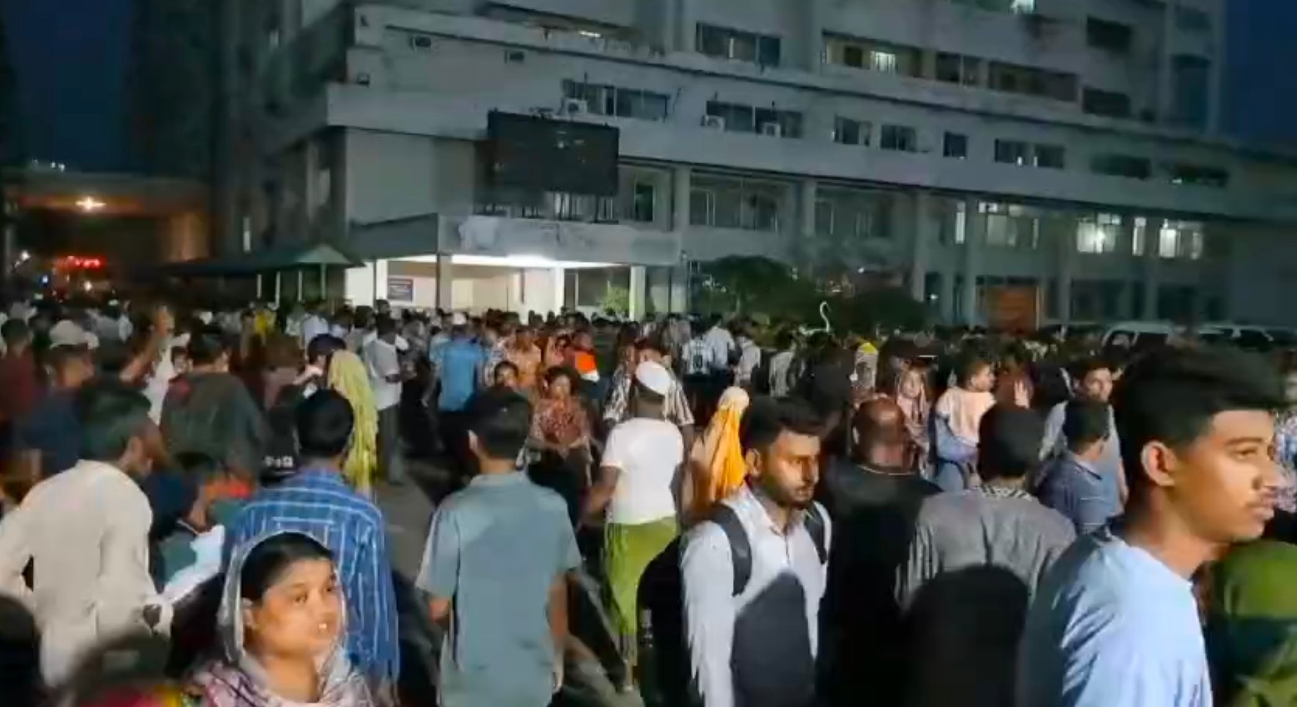 সমালোচনার মুখে মমেকের তদন্ত কমিটি বাতিল, ৬ সদস্যের নতুন কমিটি গঠন। বিস্তারিত কমেন্টে